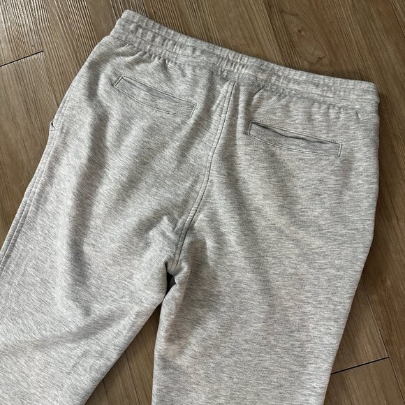 Lou & Grey Signaturesoft Plush Upstate Light Gray Sweatpants - Picture 10 of 12